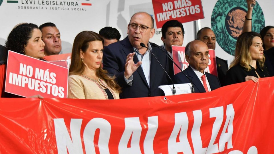 Dejar de destinar miles de millones a megaobras de AMLO.