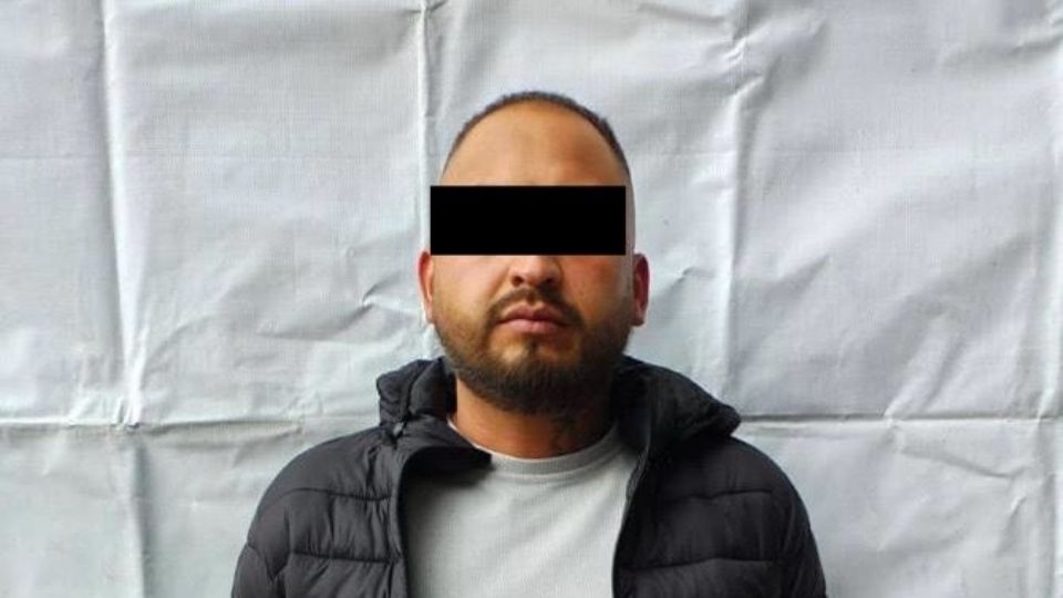 Le aseguraron 101 bolsas de plástico transparente con posible marihuana.