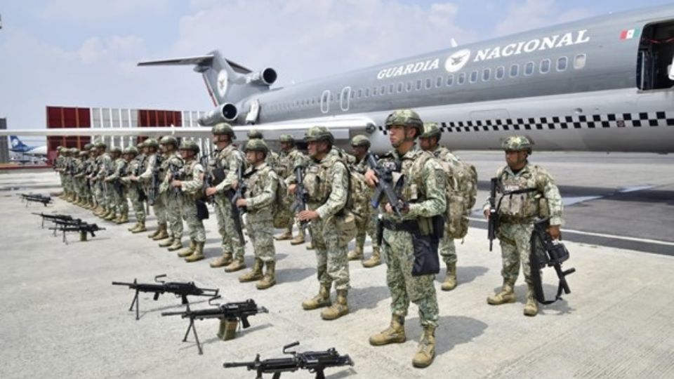 Una compañía de 90 efectivos salió en 12 vehículos de transporte de personal.