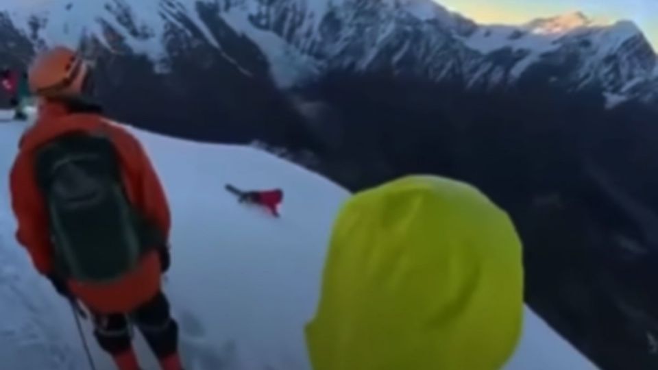 Angustiosa, así fue la muerte de este alpinista, que por tomarse unas selies se resbaló y cayó 200 metros.