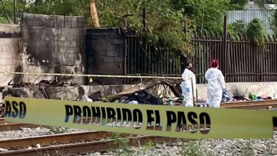 Autoridades ministeriales y periciales acudieron a la zona donde fue hallado el cuerpo calcinado en Monterrey.