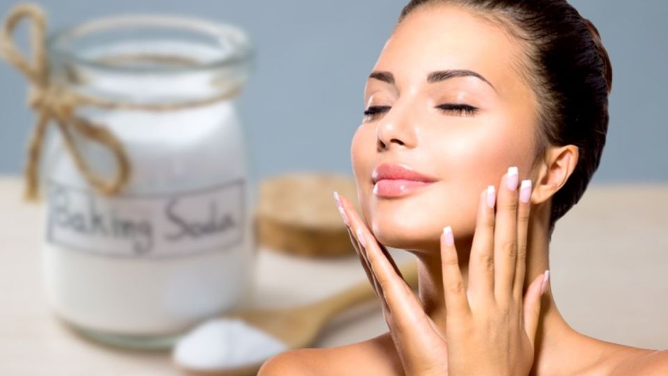 Descubre cómo actúa el bicarbonato en la piel del rostro. Foto: Canva