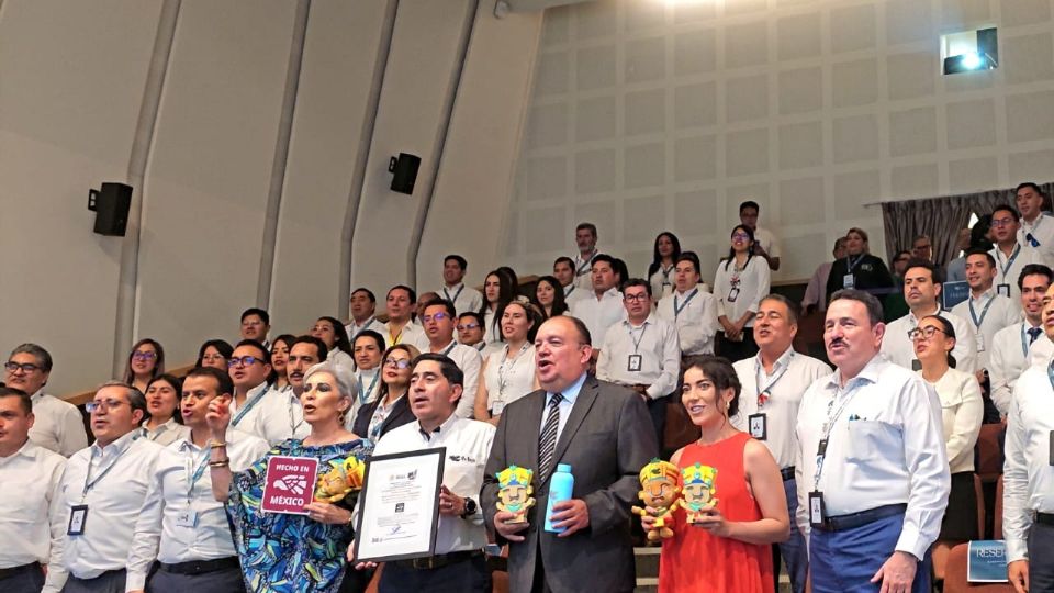 La entrega se llevó a cabo en el Museo del Mamut, un espacio emblemático que enmarcó este acontecimiento.
