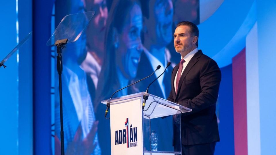Adrián de la Garza presentó su Primer Informe de Gobierno en el centro de convenciones de Pabellón M.