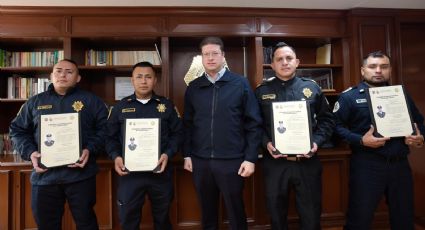 Entrega titular de SSC reconocimientos y ascensos a policías que salvaron a una jovencita