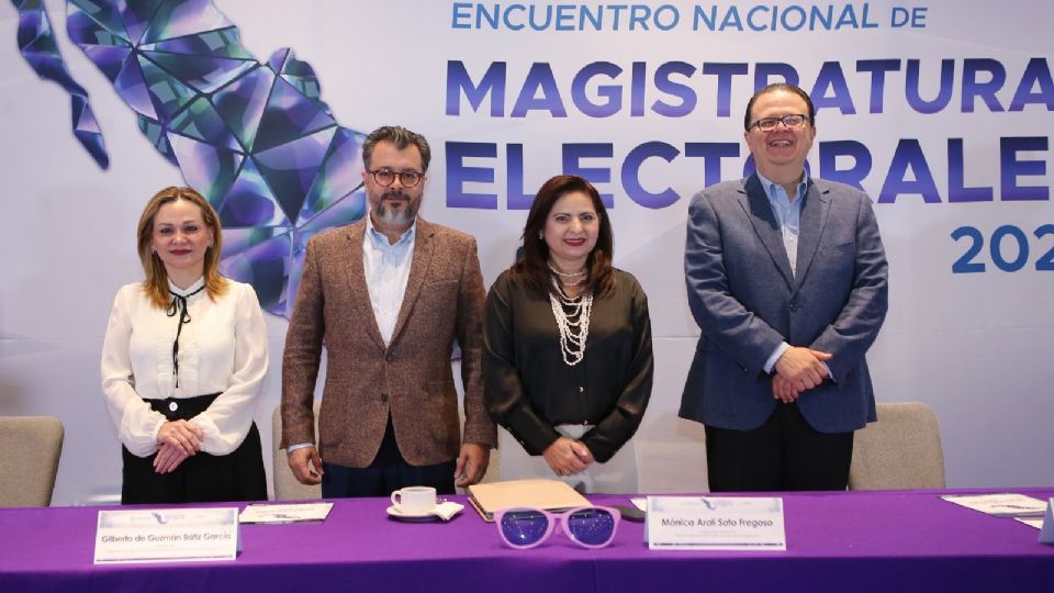 'Tenemos que sentirnos muy muy orgullosas y orgullosos de ser parte de esta democracia mexicana', dijo Mónica Soto.