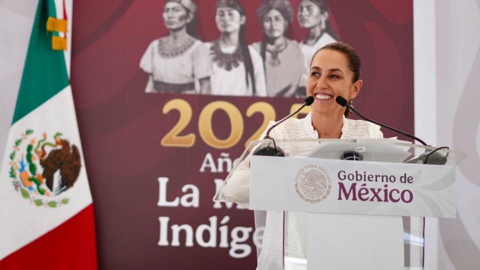 'Gobernar es rendir cuentas. No se puede gobernar lejos del pueblo; hay que gobernar cerca de la gente', puntualizó.
