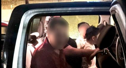 Familia es rescatada por policías tras quedar atrapada en la corriente en Guadalupe