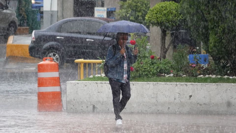 El pronóstico es que continué la precipitación pluvial en las próximas horas.