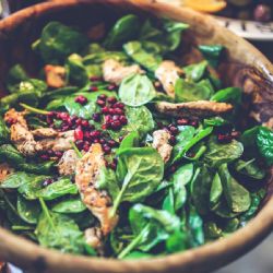 Ensaladas depurativas: la opción ideal para recuperar el equilibrio tras los excesos navideños