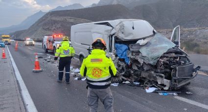 Muere conductor tras impactarse contra tráiler en la Autopista Monterrey-Saltillo en Santa Catarina