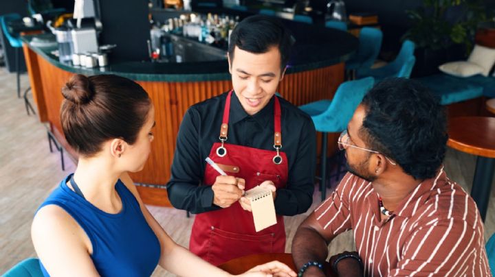 CENEVAL firma convenio para certificar inglés de prestadores de servicios rumbo al Mundial de Futbol