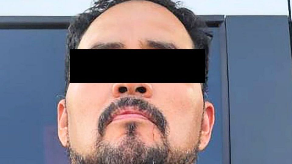 También se aseguró armamento, cartuchos útiles de diversos calibres, envoltorios con droga y más.