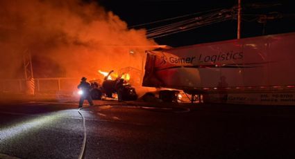 Incendio consume cabina de tráiler en la Carretera a Laredo, en Apodaca