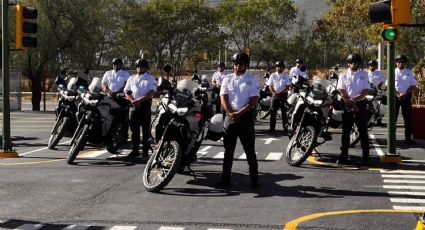 Andrés Mijes entrega 30 motocicletas y 700 uniformes a PROXPOL en Escobedo