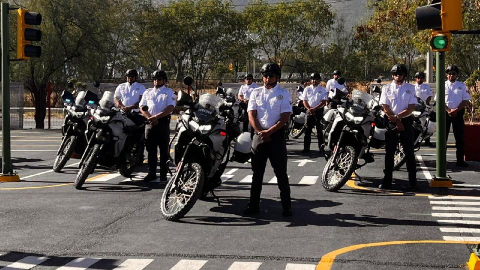 El alcalde Andrés Mijes Llovera dio el banderazo de salida a las 30 nuevas motocicletas que reforzarán el patrullaje táctico de la PROXPOL en las colonias de Escobedo este 2026.