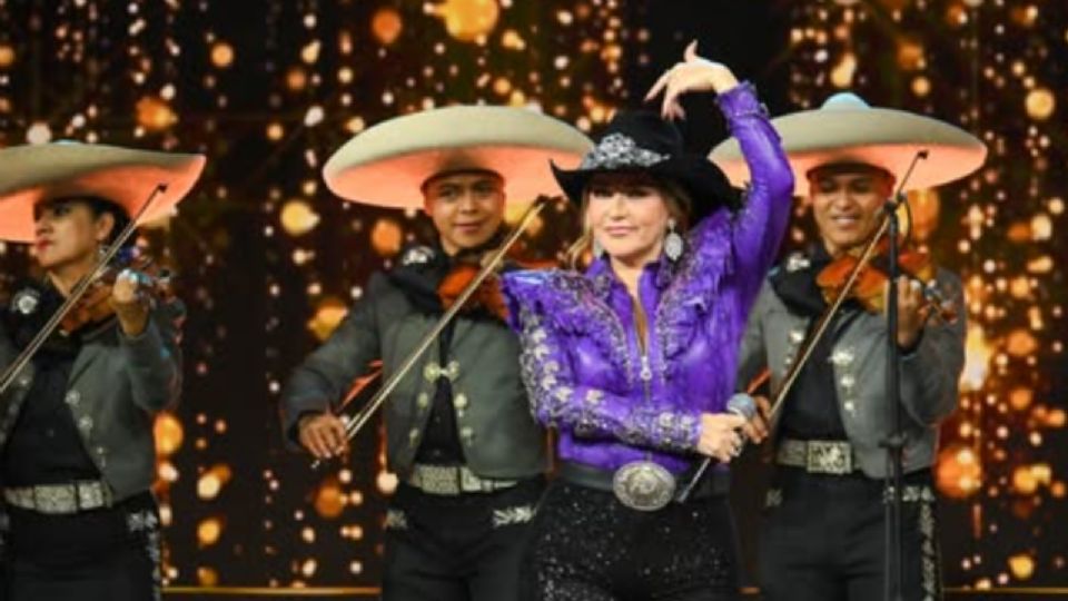 Alicia Villarreal fue captada recientemente en Guadalajara junto a Cibad Hernández, lo que generó conversación en redes sobre su imagen y su vida personal.