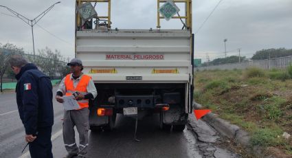 Choque por alcance en la Autopista al Aeropuerto involucra camión con cilindros de oxígeno