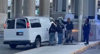 Asesinan a adulta mayor y se estrella en una camioneta contra puente vehicular