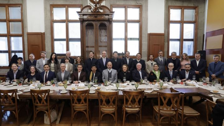 Ministras y ministros estrenan vehículos nuevos de 1.7 mdp