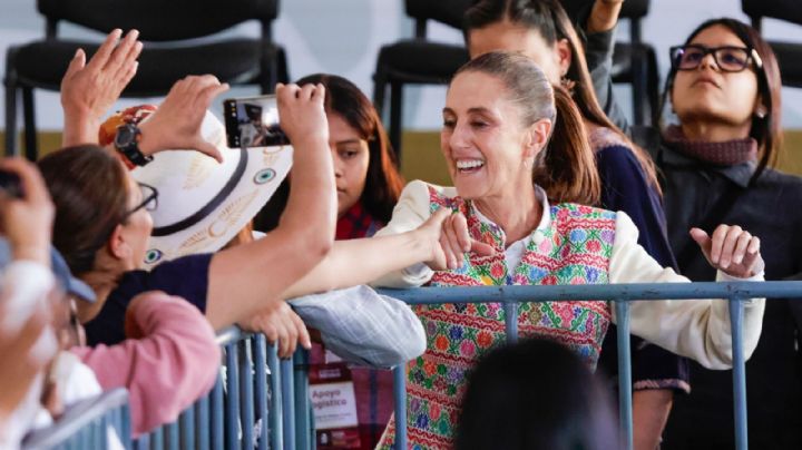 Concluye presidenta visita a Puebla con entrega de bienestar para mujeres