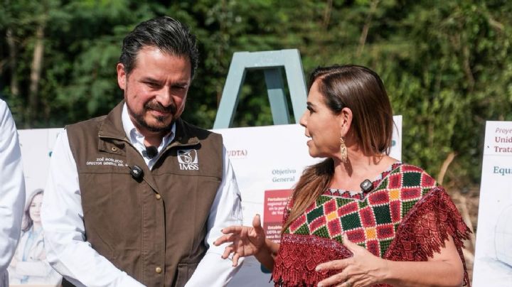 Zoé Robledo vista consulta nocturna del IMSS en Cancún