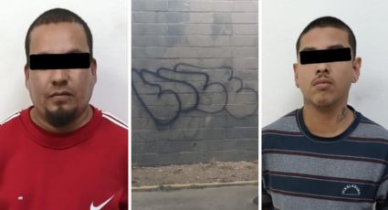 Caen dos grafiteros en Escobedo; los sorprenden vandalizando una vivienda