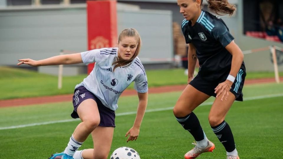 Emma Watson fue presentada como refuerzo de Tigres femenil con una campaña inspirada en Harry Potter que se volvió tendencia en redes sociales.