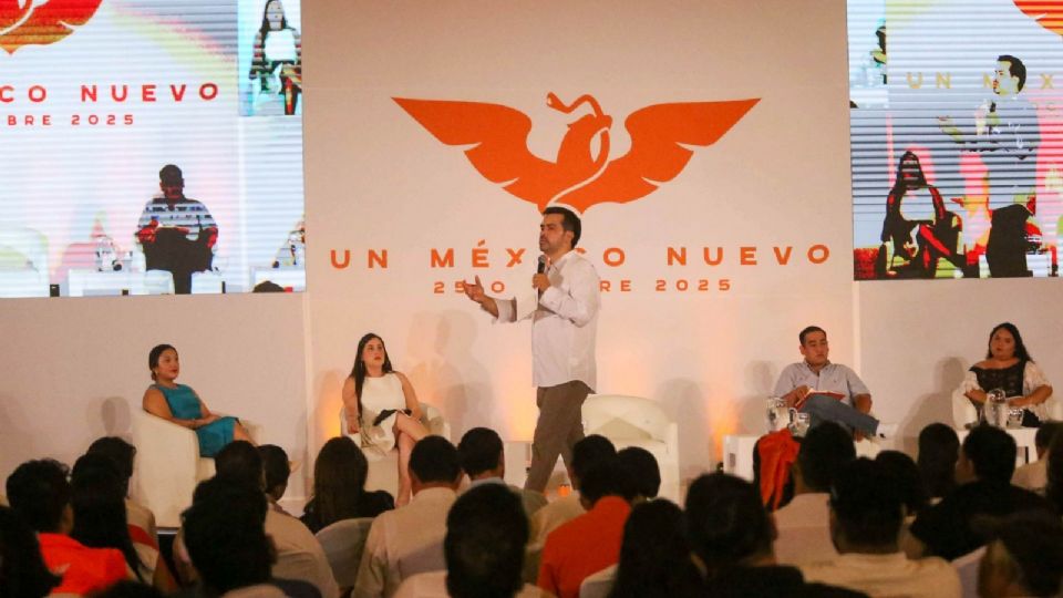 Maynez dijo que en los hechos, esto encarece y dificulta el acceso en comparación con el resto del público.