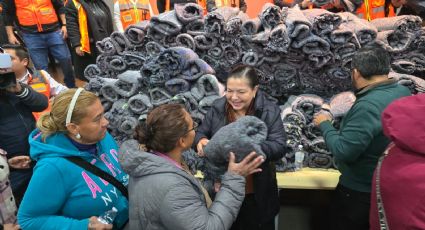 Entrega DIF Nuevo León cobijas y habilitan refugios por bajas temperaturas