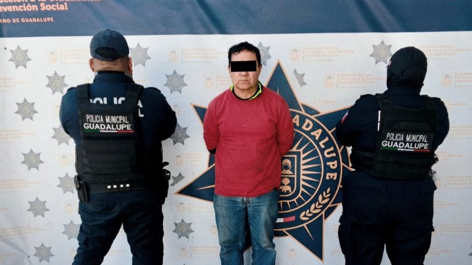 Elementos de la Policía de Guadalupe aseguraron un Hyundai Grand i10 con reporte de robo y detuvieron a su conductor tras un operativo apoyado por cámaras del C-4.