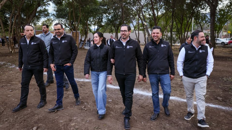 David de la Peña Marroquín encabezó la colocación de la primera piedra de la Unidad Deportiva San Pedro, una macro obra del Plan Anual de Obras 2026 en Santiago.