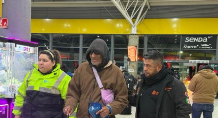 Rescatan a adulto mayor sin hogar y lo canalizan a albergue en el Centro de Monterrey