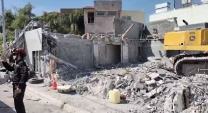 Hombre muere tras caerle barda en Monterrey