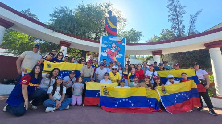 Entre cantos y lágrimas, venezolanos se manifiestan en Monterrey tras la captura de Nicolás Maduro