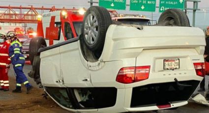 Camioneta se vuelca en Avenida Díaz Ordaz en San Pedro; conductor resulta con golpes