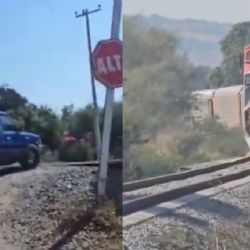 VIDEO | Camioneta intenta cruzar vías del tren en Jalisco y termina embestida