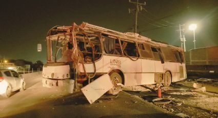 Volcadura de transporte de personal deja siete lesionados en Escobedo