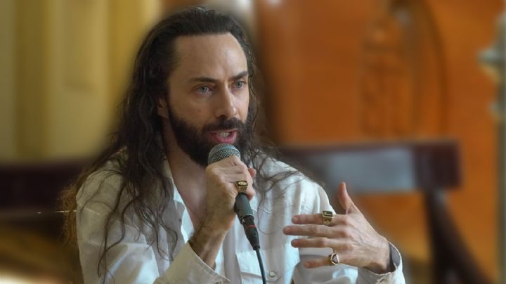 Jay de la Cueva celebra su cumpleaños con un emotivo video de progresión de edad creado con IA