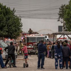 Chocan bomberos con autobús de transporte público en colonia Cuauhtémoc