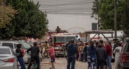 Chocan bomberos con autobús de transporte público en colonia Cuauhtémoc