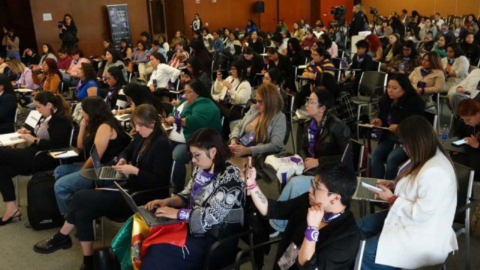 La Secretaría de las Mujeres señala que impulsa rutas críticas para que las plataformas digitales asuman su responsabilidad.