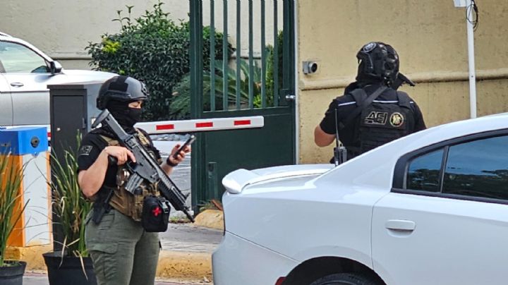 Cateo en Sierra Alta deja tres detenidos; aseguran drogas, armas y dinero al sur de Monterrey