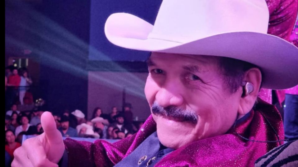 Don Cesáreo Sánchez, vocalista de Cardenales de Nuevo León, fue ingresado a un hospital privado para realizarse estudios médicos.