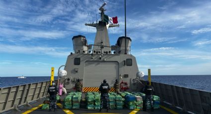 Armada de México, con apoyo de Guardia Costera de EU, asegura 188 bultos de cocaína