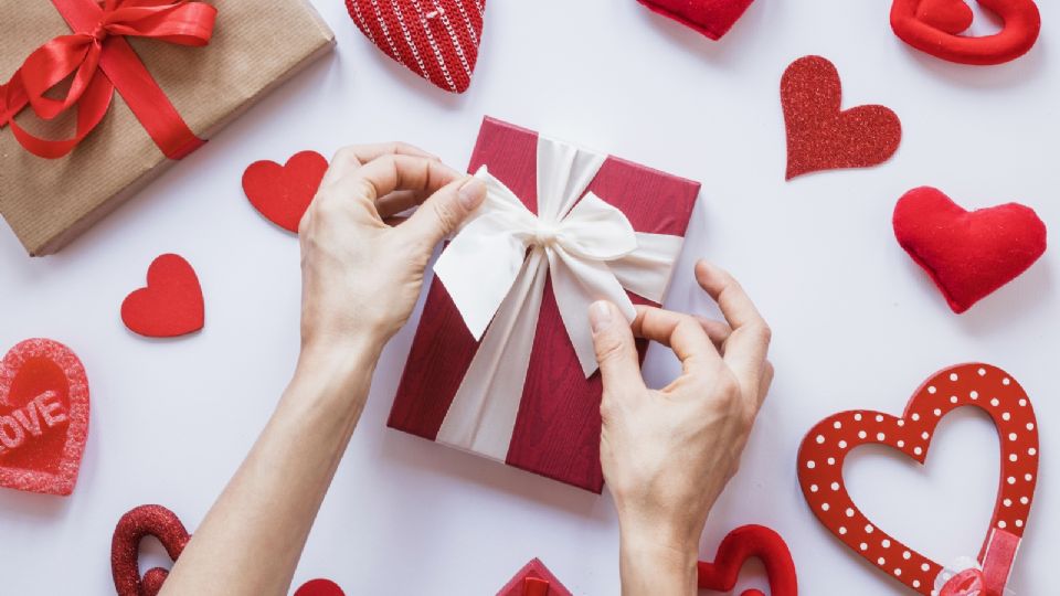 Si el corazón anatómico es un cono invertido con vasos sanguíneos, ¿de dónde viene el icono de los dos lóbulos curvos que usamos para representar el amor?