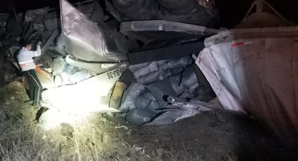 Muere chofer tras volcadura de tráiler en el Anillo Periférico de Cadereyta
