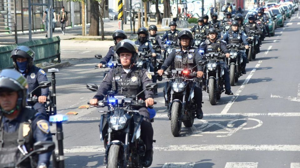 Policías Auxiliares adscritos a la Alcaldía Cuauhtémoc, a diario realizan rondines de vigilancia.