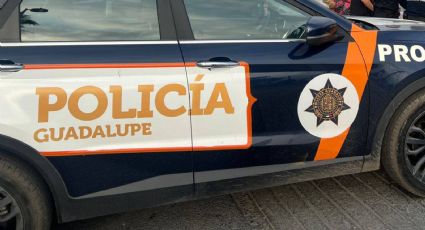 Hallan sin vida a hombre frente a farmacia en Guadalupe, investigan causas del deceso