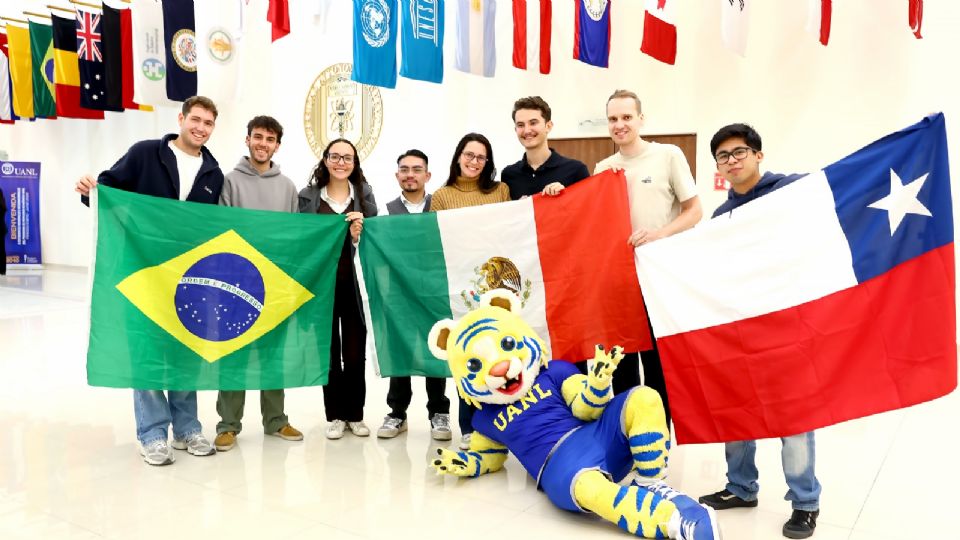 Autoridades de la UANL encabezaron la ceremonia de bienvenida a estudiantes de intercambio nacional e internacional para el ciclo 2026.